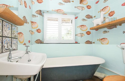 Chagford Hütte | BLUEBELL COTTAGE, pet friendly, with open fire in Chagford