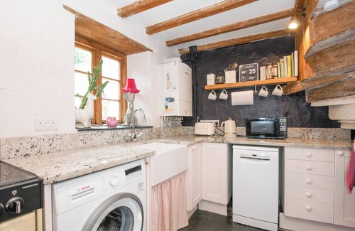 Chagford Hütte | BLUEBELL COTTAGE, pet friendly, with open fire in Chagford