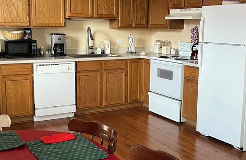 Milan Wohnung | Spacious, Vibrant Downtown Milan Mich Apartment-Between Ann Arbor and Detroit