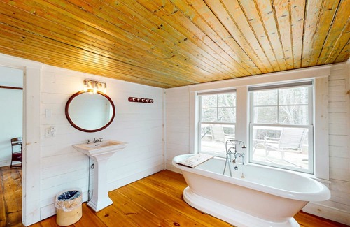 South Bristol Haus | Rustic Cabin with Serene Family-Friendly Amenities