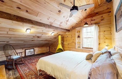 South Bristol Haus | Rustic Cabin with Serene Family-Friendly Amenities