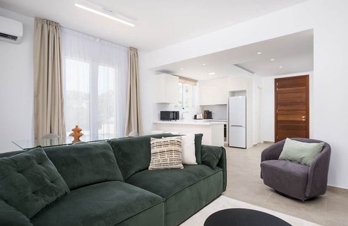 Agios Tychon Wohnung | Vista Project I - Two Bedroom Apartment, Sleeps 4