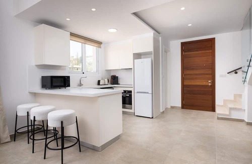 Agios Tychon Wohnung | Vista Project I - Two Bedroom Apartment, Sleeps 4