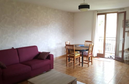 Gilly-sur-Isere Wohnung | T2 au Calme, les Animaux de Compagnie Sont les Bienvenus