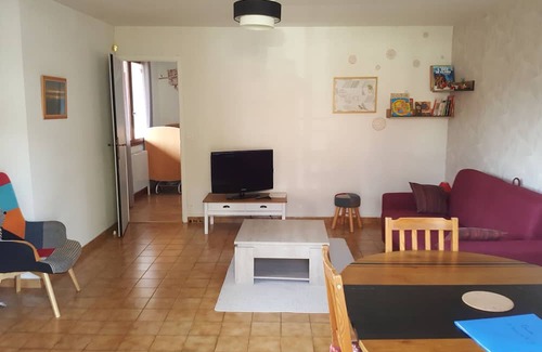 Gilly-sur-Isere Wohnung | T2 au Calme, les Animaux de Compagnie Sont les Bienvenus