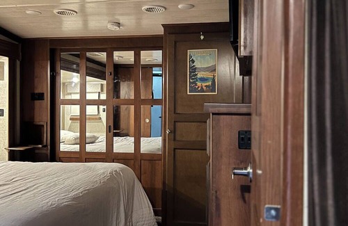 Prescott Haus | A few minutes from the historic downtown Prescott. Pet-friendly RV for 4.