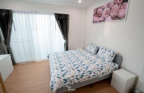 Kanchanaburi Haus | Modern home in Kanchanaburi set in beautiful riverside spa resort