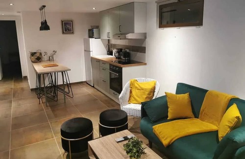Ecuelles Wohnung | Homerez - Beautiful apartement for 4 ppl. with terrace at Moret-Loing-et-Orvanne