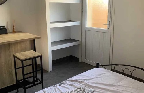 Ploermel Wohnung | Homerez - Nice studio for 2 ppl. with terrace at Ploërmel
