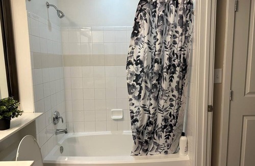 Wheaton-Glenmont Wohnung | Cozy Home by Wheaton Station