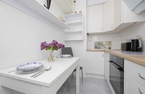 Bielany Wohnung | Charming Studio for 2 Persons by Renters