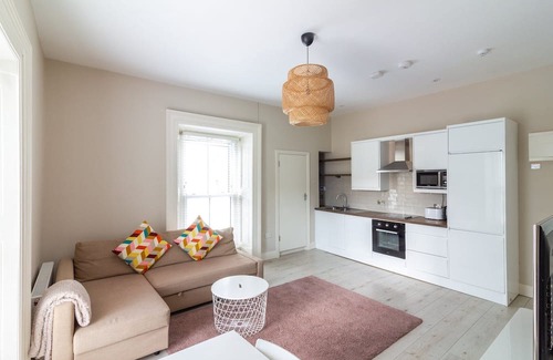 Dundrum Haus | GuestReady - Relax and Explore in Dundrum