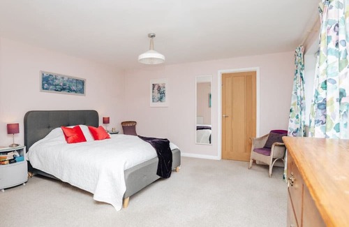 Henley Haus | TheTulips- 4 bed, Henley Regatta