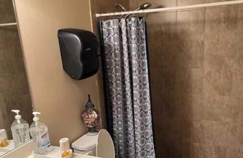 OakLeaf Plantation Haus | Cozy private suite in resort-style golf community