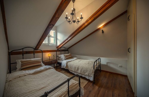 Kotor Old Town Wohnung | 3 Bedroom Duplex Apartment with Magnificent View over St Tripun Cathedral