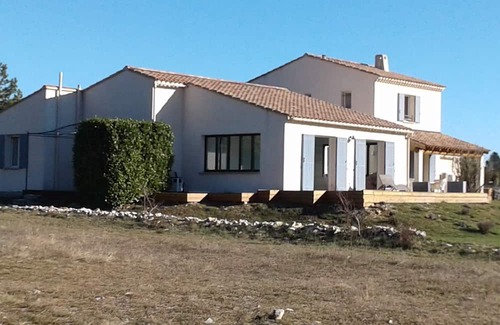 Aurel Wohnung | Gite Spacieux 4 Personnes, Vaucluse. Acces Privatisé à une Piscine Interieure