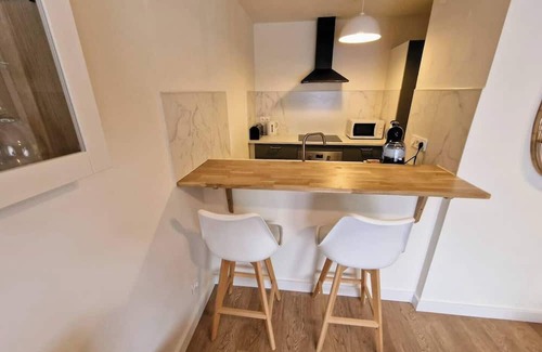 Centre Ville Wohnung | Modern apartment - free, private and secure parking