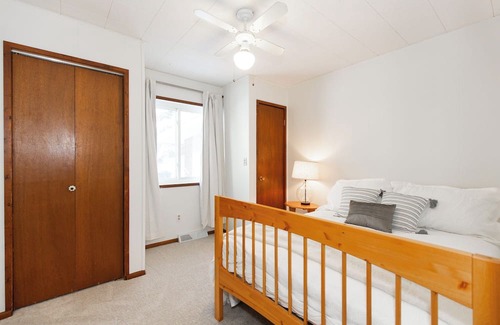 Bozeman Haus | Serene Pet Friendly, Fully Fenced 1 Acre 4BR 1.5BA Home With Privacy and Views