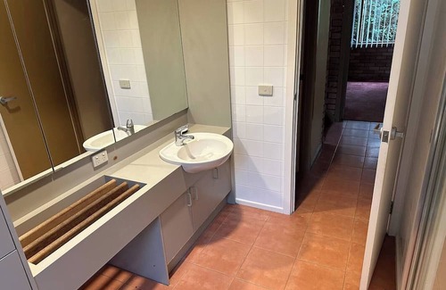 Ringwood Haus | Architect designed large 3/4 bedroom home in a private court close to Eastland