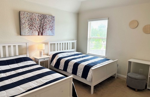 Tomball Haus | Refreshing 4bdr home w Pool!