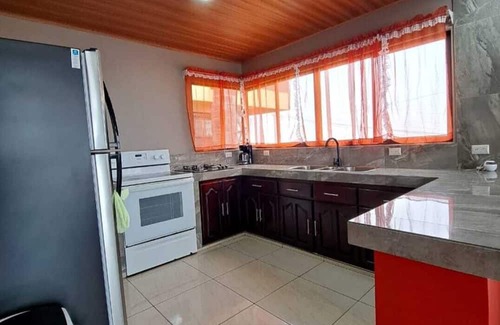 Vieja Haus | Casa Cómoda con Vistas Hermosas, Lugar Tranquilo y Seguro