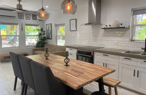 East End Haus | Rustic 3 bedroom beach house, superb location