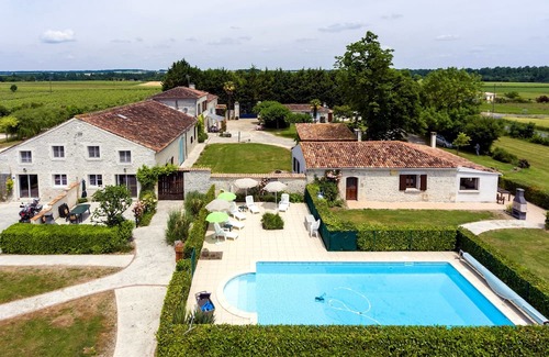 Brives-sur-Charente Wohnung | La Treille, Studio Avec vue sur Jardin