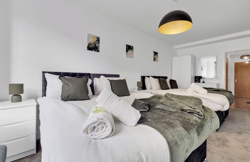 Bordesley Wohnung | Serenity Suite SLEEPS 6 FREE PARKING, Pool Table and Netflix - ELYSIUM STAYS