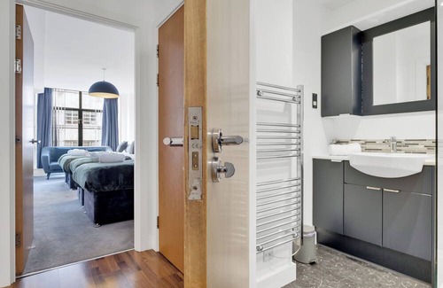 Bordesley Wohnung | Serenity Suite SLEEPS 6 FREE PARKING, Pool Table and Netflix - ELYSIUM STAYS