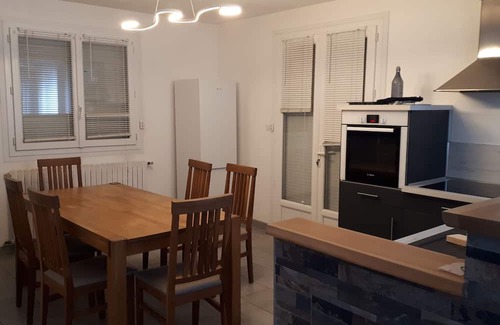 Saint-Etienne-le-Laus Wohnung | Appartement Dans une Maison