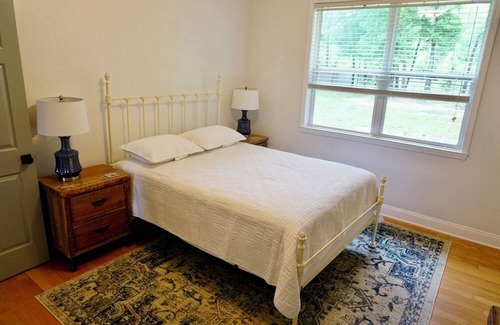 Freeport Haus | Bay Breeze House-Close to the Bay and a short drive to Beautiful 30A Beaches