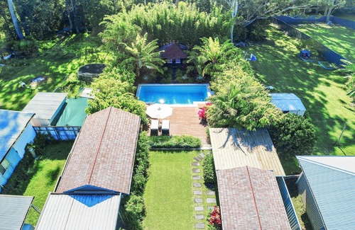 Worrowing Heights Haus | BALI BY THE BAY - JERVIS BAY - HOT SPA