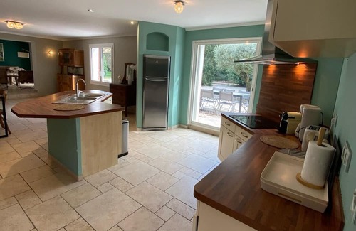 Redessan Haus | Le Clos des Grenadiers-House-Family-Ensuite with Bath-Garden view