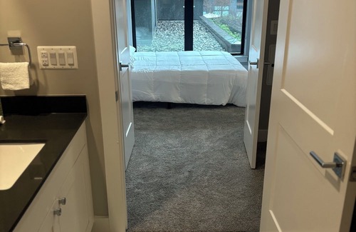 Old Town North Wohnung | Floor to Ceiling Windows! Rooftop, Swimming Pool plus more..Your cozy getaway