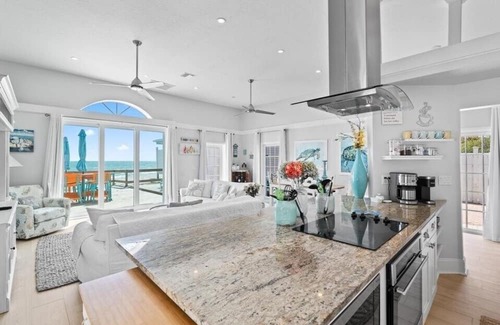 Melbourne Beach Hütte | Seagrape Beachfront Cottage - Direct Oceanfront