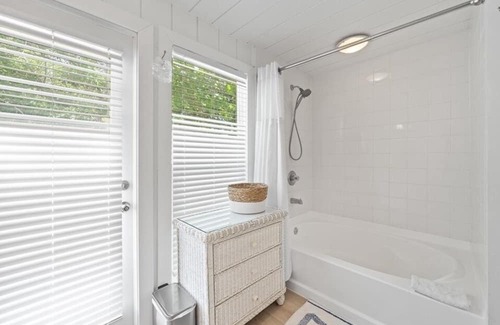 Melbourne Beach Hütte | Seagrape Beachfront Cottage - Direct Oceanfront