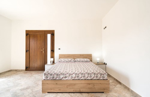 Loculi Wohnung | Studio Apartment 'Appartamento 2' with Mountain View, Wi-Fi and Air Conditioning