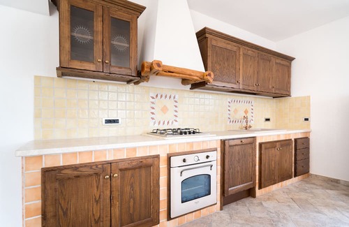 Loculi Wohnung | Studio Apartment 'Appartamento 2' with Mountain View, Wi-Fi and Air Conditioning