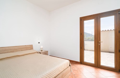 Loculi Wohnung | Apartment 'Appartamento 1' with Mountain View, Wi-Fi and Air Conditioning