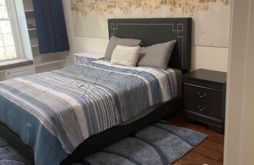 Flowery Branch Haus | Private bedroom/bath in my home. Gated comm. next to NE GA Med. Ctr-Braselton