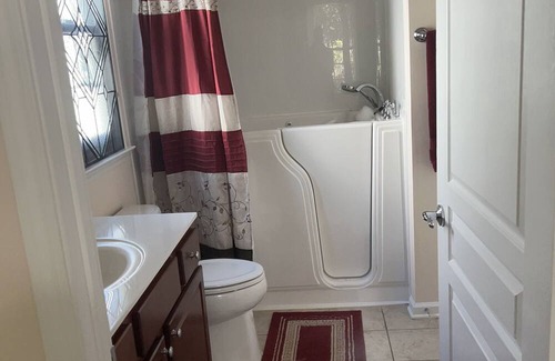 Flowery Branch Haus | Private bedroom/bath in my home. Gated comm. next to NE GA Med. Ctr-Braselton