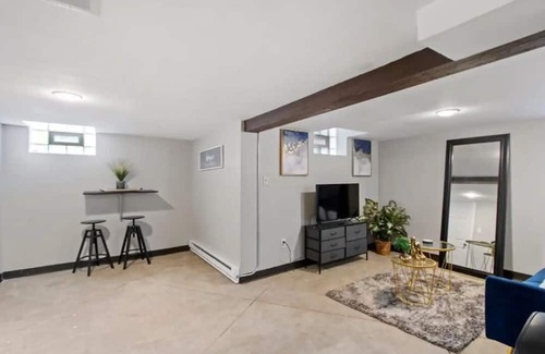 Greenfield Wohnung | Entire rental unit in Milwaukee, Wisconsin