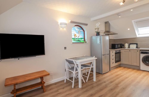 Scaniport Hütte | PURLIE LODGE APARTMENT, romantic, with a garden in Inverness