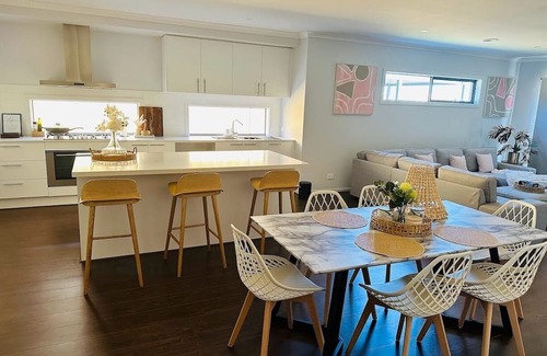 Werribee Haus | Stylish home in Werribee