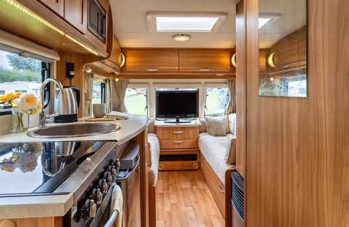 Whitchurch Haus | Luxury Lunar Caravan Sleeps 6