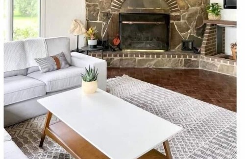 Maplecrest Haus | The Fireside: Wide-Open Spaces + Modern Amenities