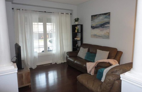 Brampton Haus | A spacious and beautiful corner house in the heart of Brampton.