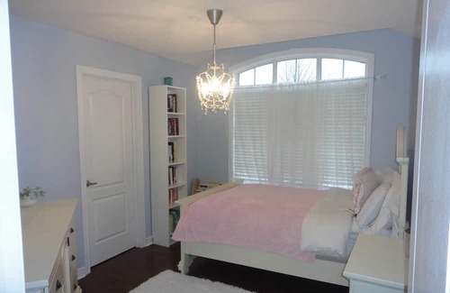 Brampton Haus | A spacious and beautiful corner house in the heart of Brampton.