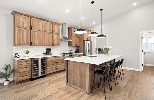Duluth Haus | RiverWest Lakeview - Beautiful 2 BR pet friendly home at the base of Spirit Mtn.