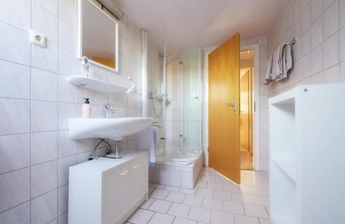 Lippstadt Wohnung | Apartment 'Wohnung Am Kurpark' with Wi-Fi